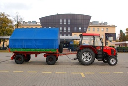 Zdjęcie pojazdu egzaminacyjnego - ciągnik rolniczy Zetor 3320 z przyczepą Guzmet T070